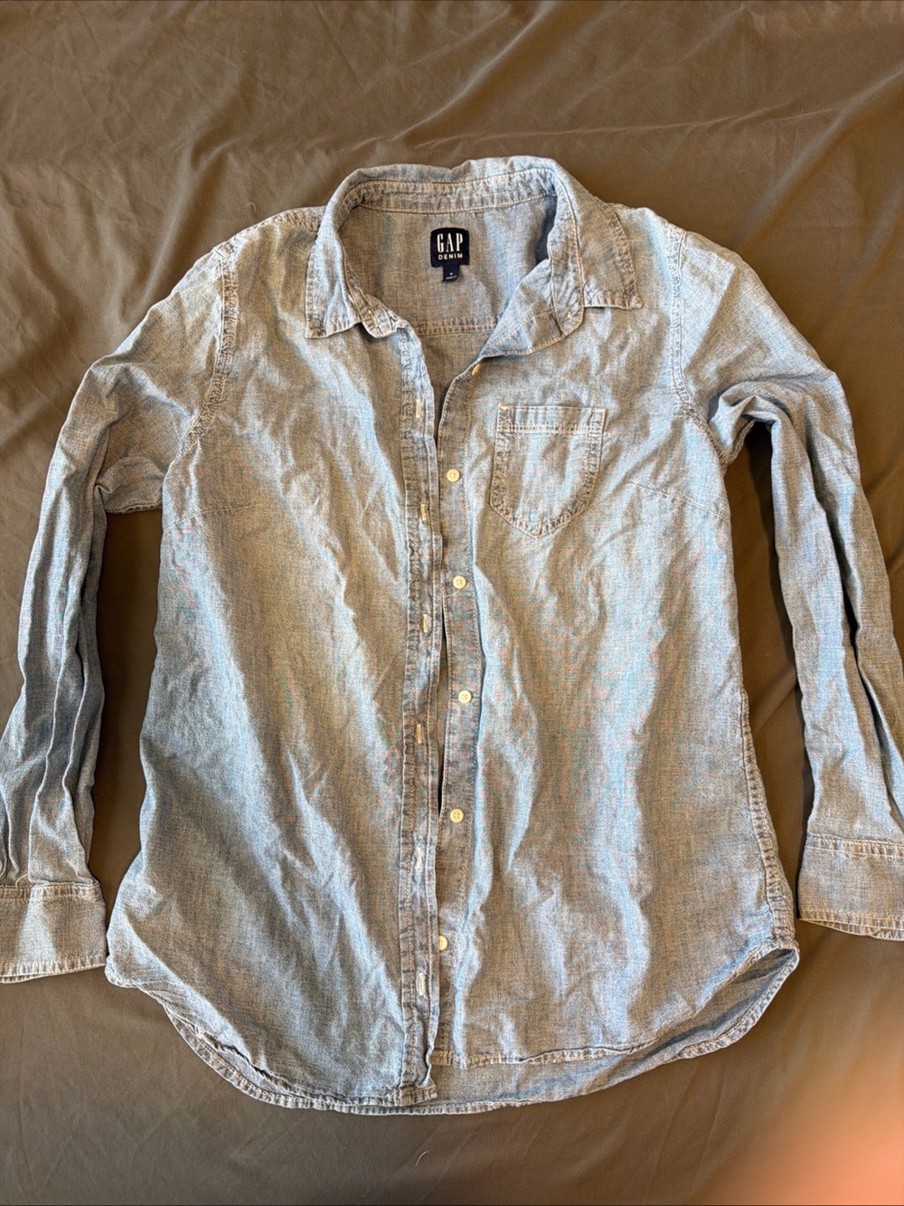 GAP Light Blue Chambray Button-Down Shirt denim 100% cotton